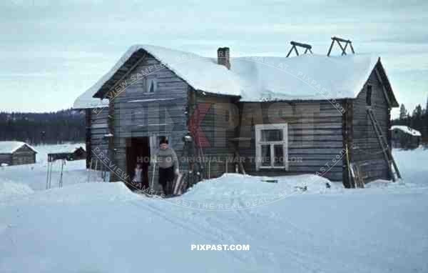 wooden cabin in Finland 1944